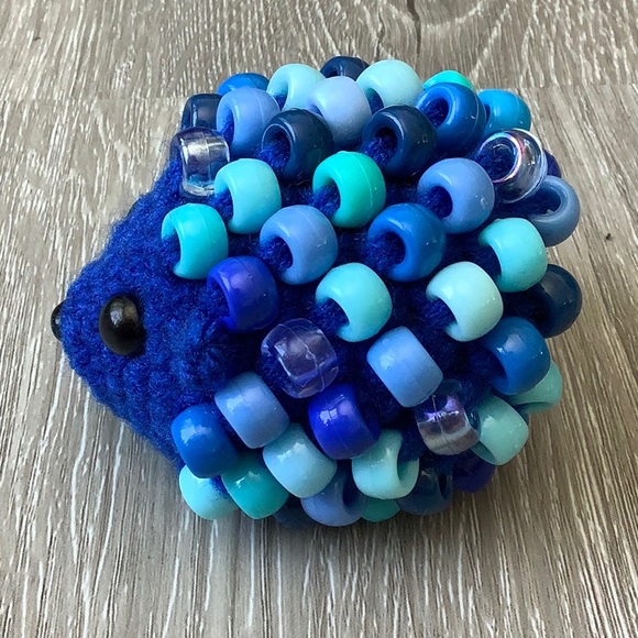 Dark Blue Beaded Crochet Fidget Hedgehog Toy - Picture 4 of 7